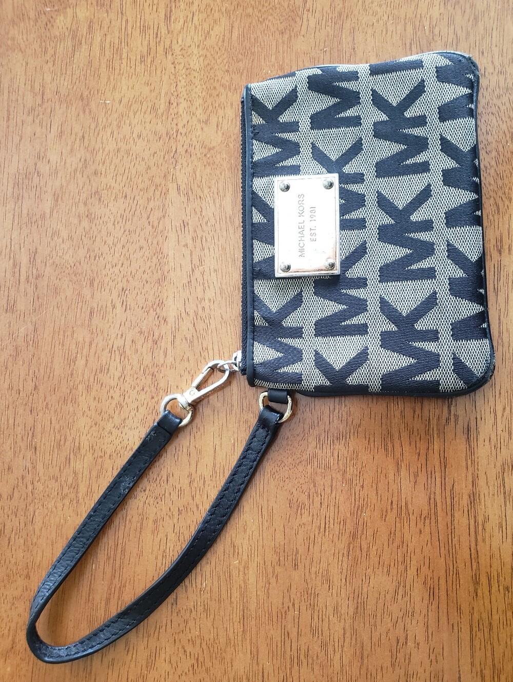 Michael Kors MK Logo Zip Wristlet in Black Beige Gold Tone Pouch Purse Bag
